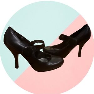 Bakers Mary Jane heels